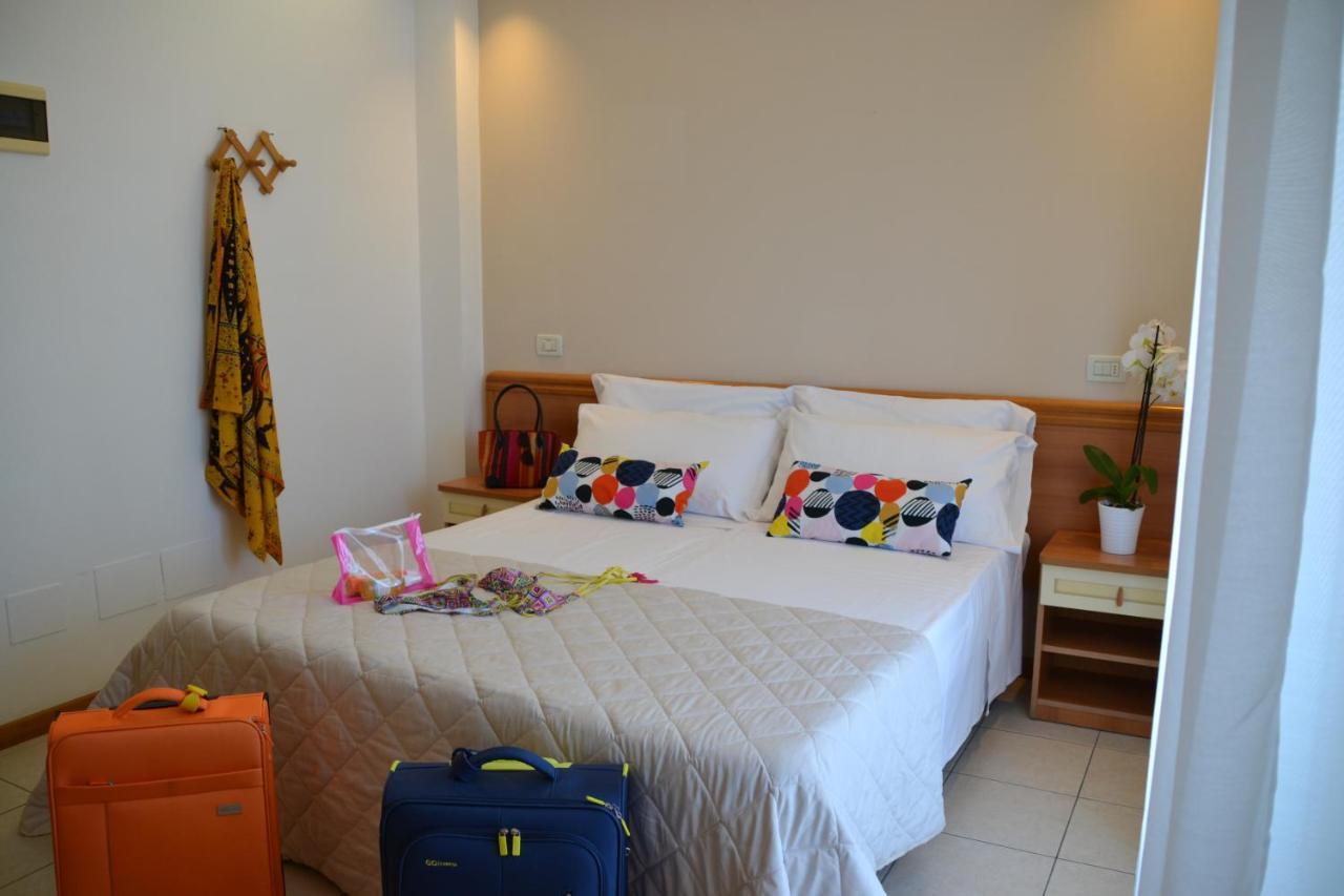 Hotel Apogeo - Breakfast Experience Rimini Luaran gambar