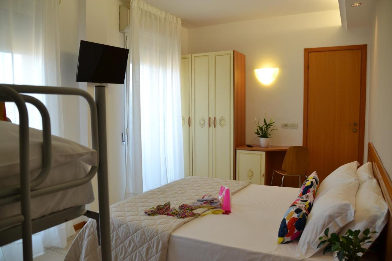 Hotel Apogeo - Breakfast Experience Rimini Luaran gambar