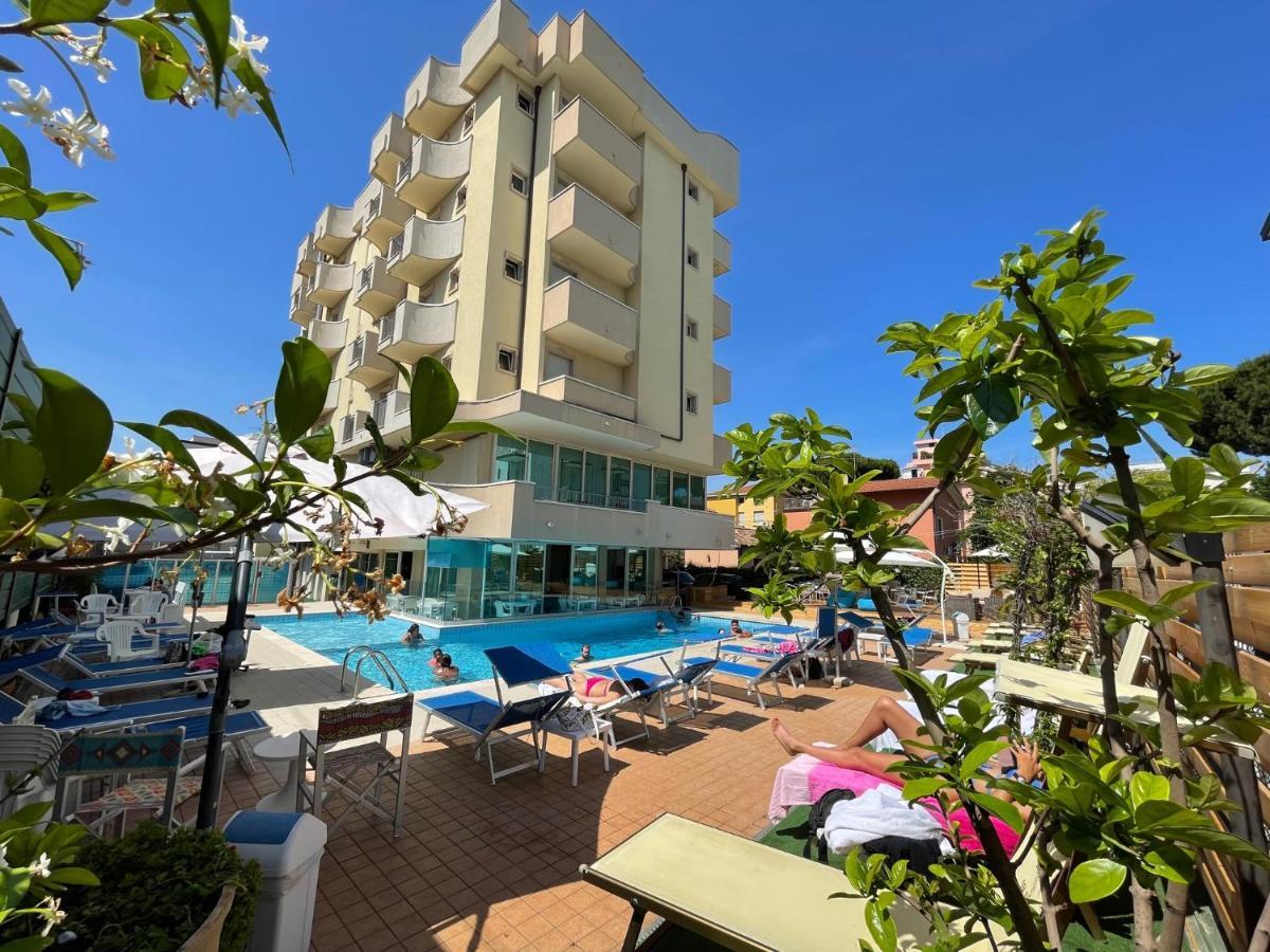 Hotel Apogeo - Breakfast Experience Rimini Luaran gambar