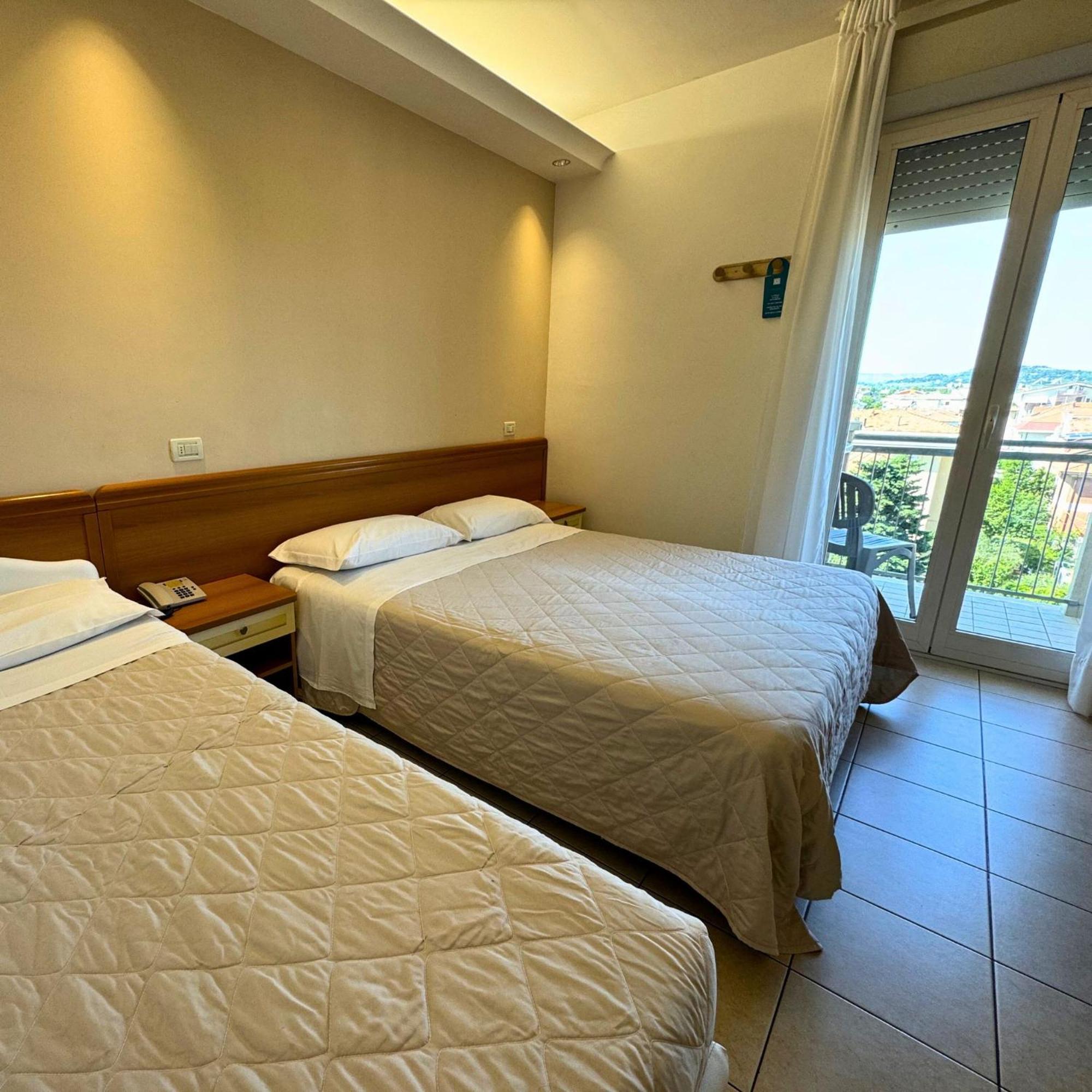 Hotel Apogeo - Breakfast Experience Rimini Luaran gambar