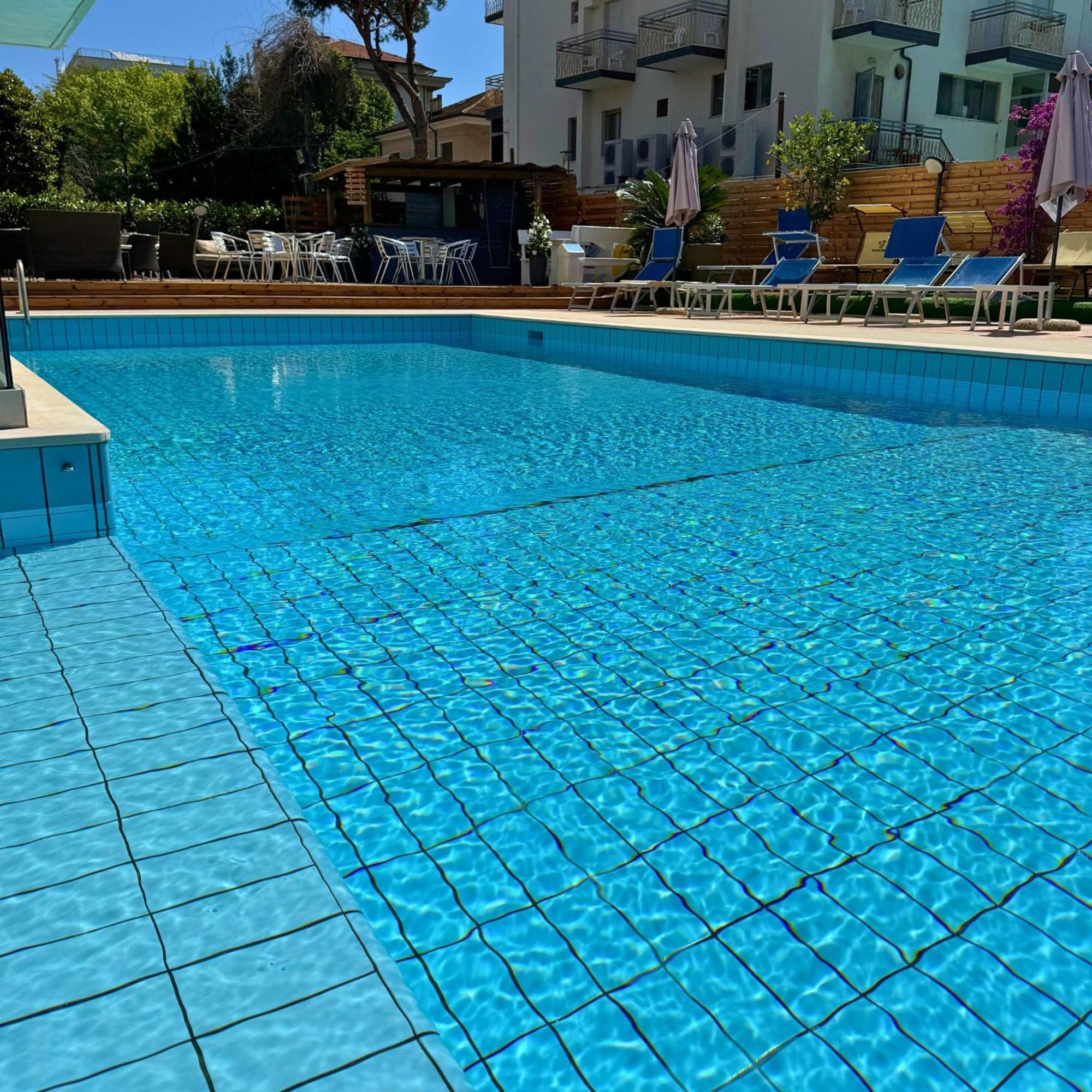 Hotel Apogeo - Breakfast Experience Rimini Luaran gambar